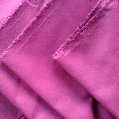 Tintura simples 80% Poliéster 20% Algodão 255-260gsm Twill Roupa de trabalho Tecido com acabamento de pêssego