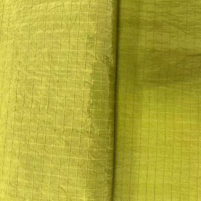 Tecido revestido com revestimento anti-água Metal brilhante revestido com 210D UHMWPE Gridstop Nylon para casaco