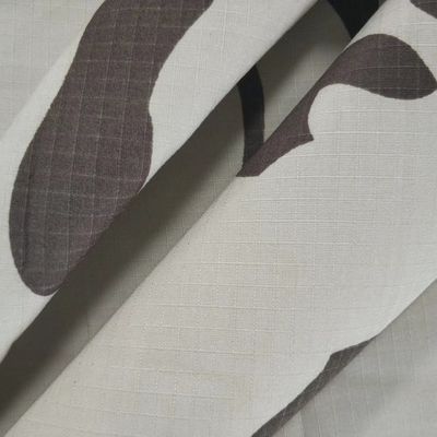 Fabrico de camuflagem à prova d'água em TC Ripstop para pedido do cliente