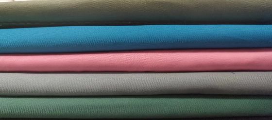 Resistente à água 100% de tecido de poliéster twill gabardine personalizado para roupas de trabalho