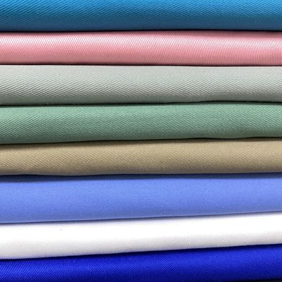 Poliéster de algodão 65*65 133*72 Tecido TC simples tingido para roupas de trabalho Traje 57/58&quot; Largura