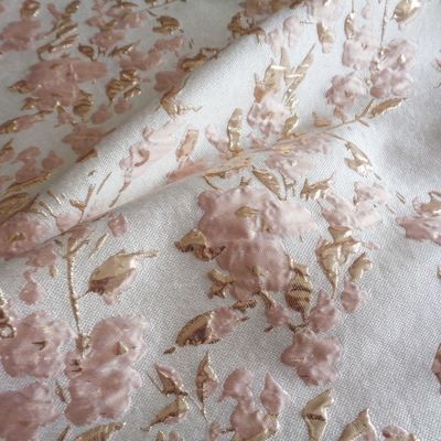 Tecido de brocado de jacquard metálico 100% de poliéster em cor de estoque pronta para suas necessidades