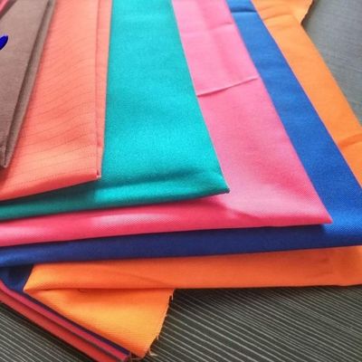 Tecido de poliéster para uniforme em cor personalizada